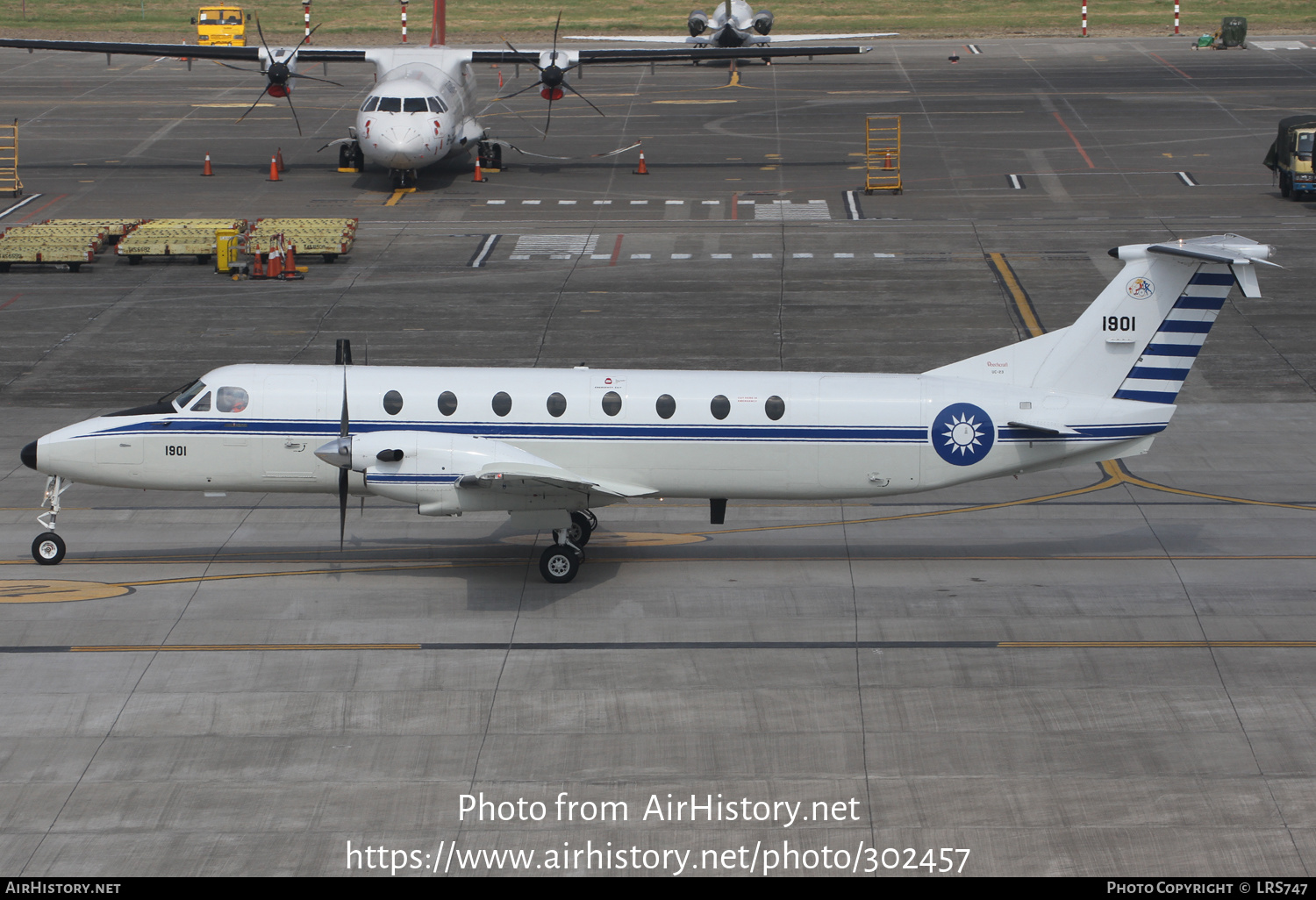 Aircraft Photo of 1901 | Beech 1900C-1 | Taiwan - Air Force | AirHistory.net #302457