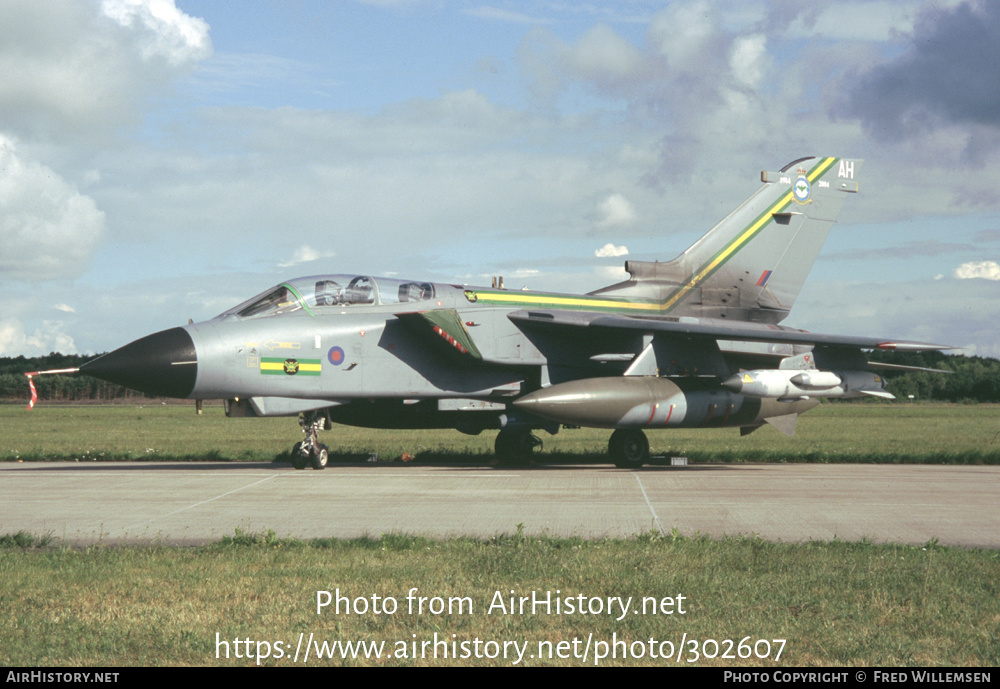 Aircraft Photo of ZA585 | Panavia Tornado GR4 | UK - Air Force | AirHistory.net #302607