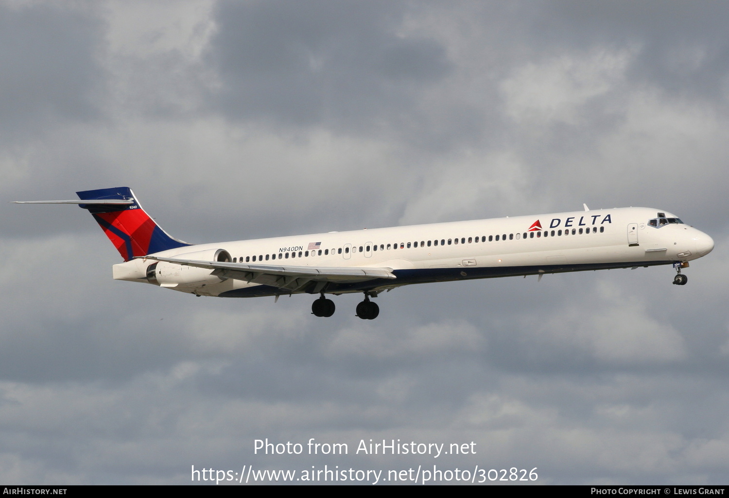 Aircraft Photo of N940DN | McDonnell Douglas MD-90-30 | Delta Air Lines | AirHistory.net #302826