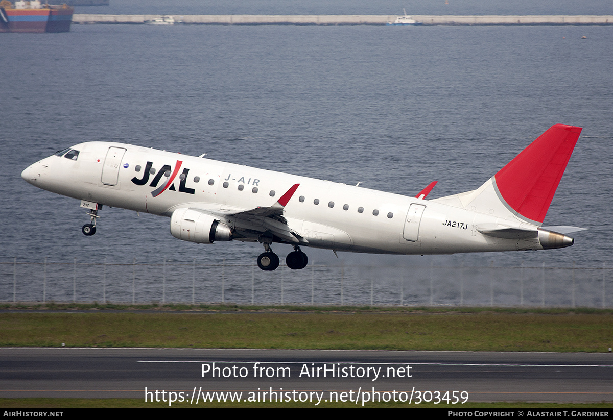 Aircraft Photo of JA217J | Embraer 170STD (ERJ-170-100STD) | Japan Airlines - JAL | AirHistory.net #303459