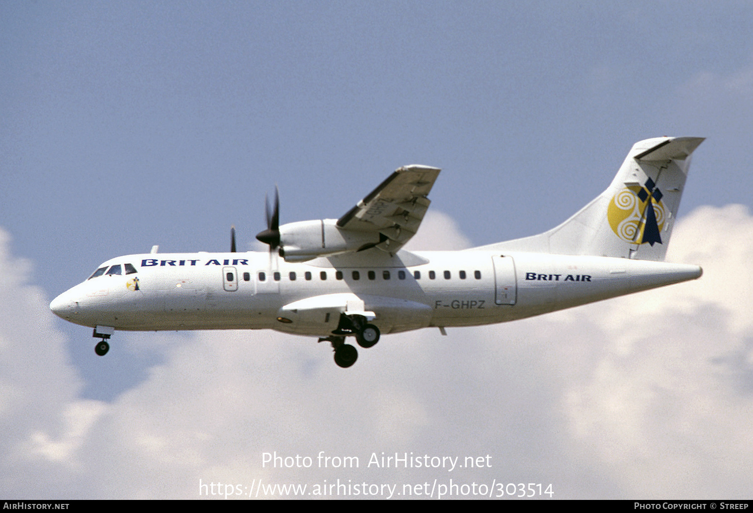 Aircraft Photo of F-GHPZ | ATR ATR-42-300 | Brit Air | AirHistory.net #303514