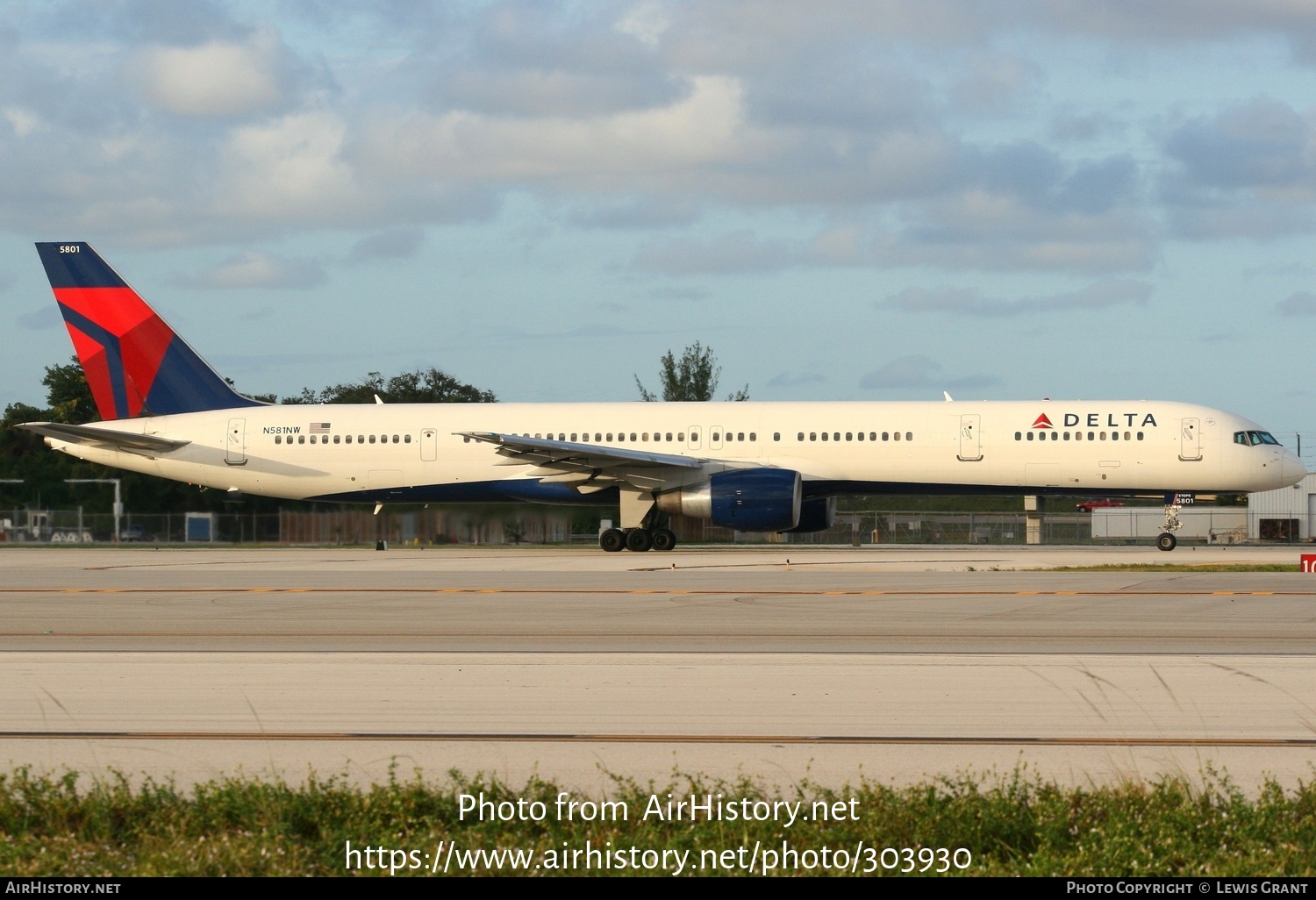 Aircraft Photo of N581NW | Boeing 757-351 | Delta Air Lines | AirHistory.net #303930