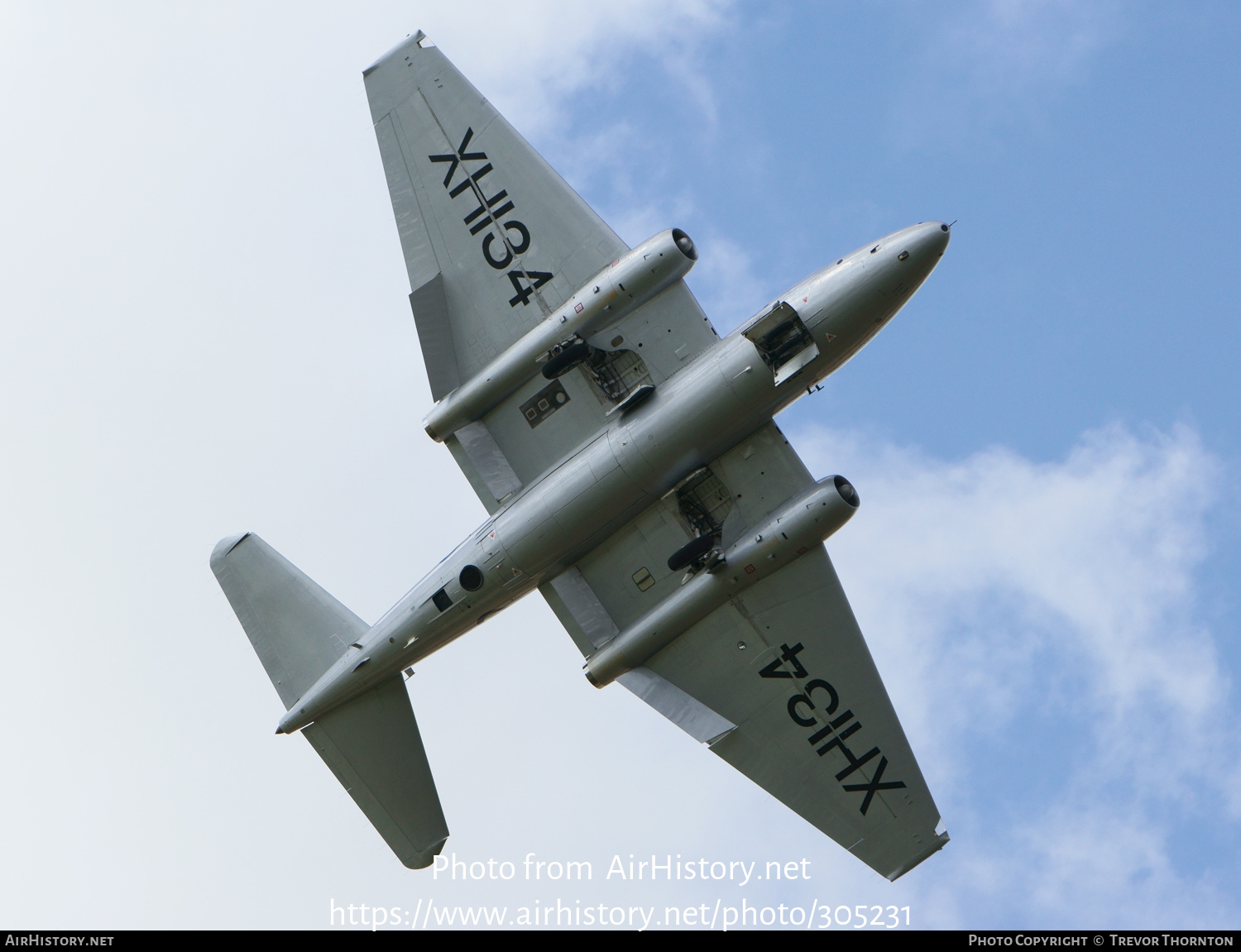 Aircraft Photo of G-OMHD / XH134 | English Electric Canberra PR9 | Midair Squadron | UK - Air Force | AirHistory.net #305231