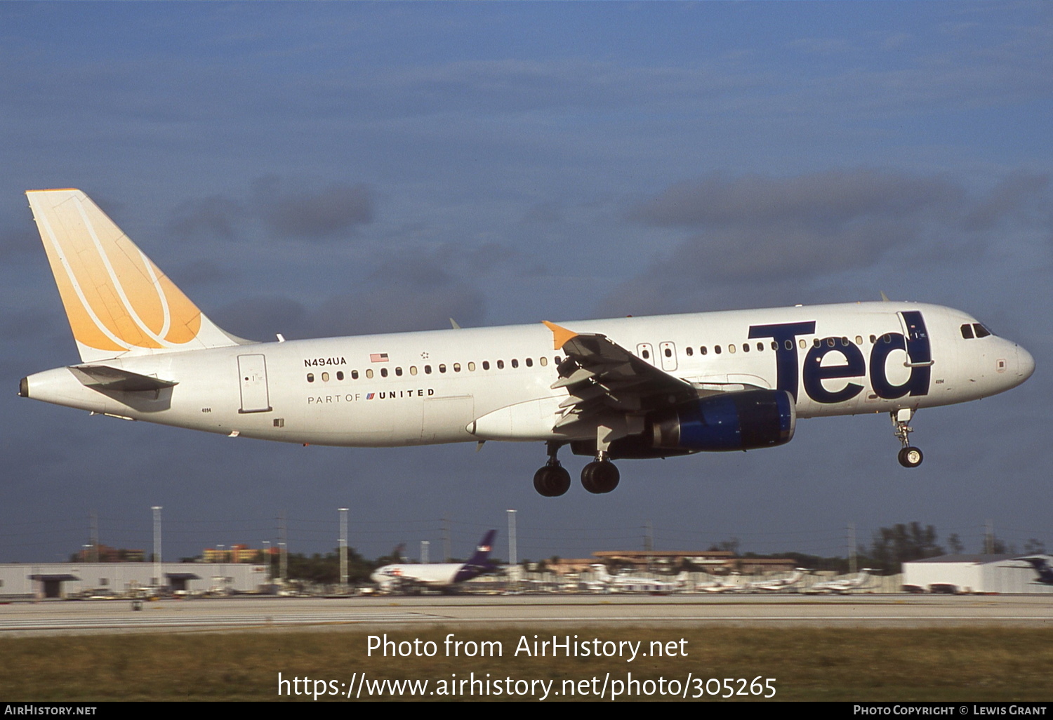 Aircraft Photo of N494UA | Airbus A320-232 | Ted | AirHistory.net #305265