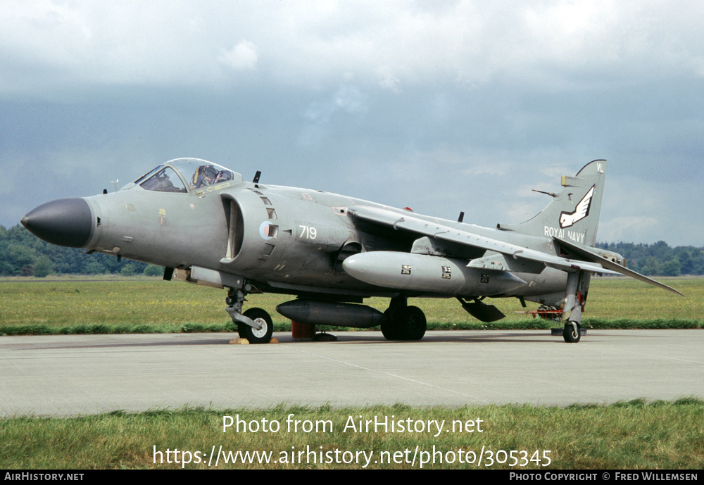 Aircraft Photo of ZH800 | British Aerospace Sea Harrier FA2 | UK - Navy | AirHistory.net #305345