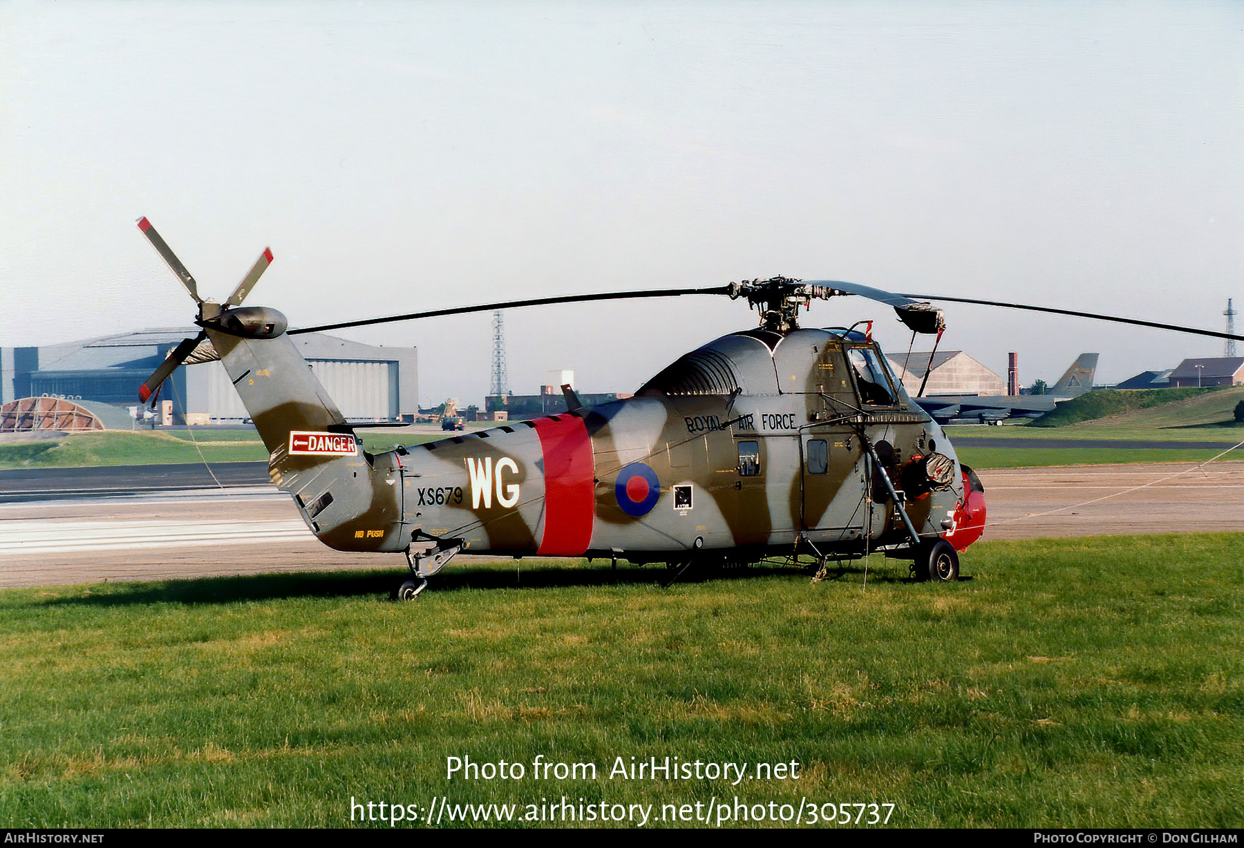 Aircraft Photo of XS679 | Westland WS-58 Wessex HC.2 | UK - Air Force | AirHistory.net #305737