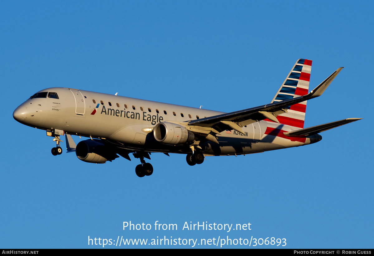 Aircraft Photo of N242NN | Embraer 175LR (ERJ-170-200LR) | American Eagle | AirHistory.net #306893