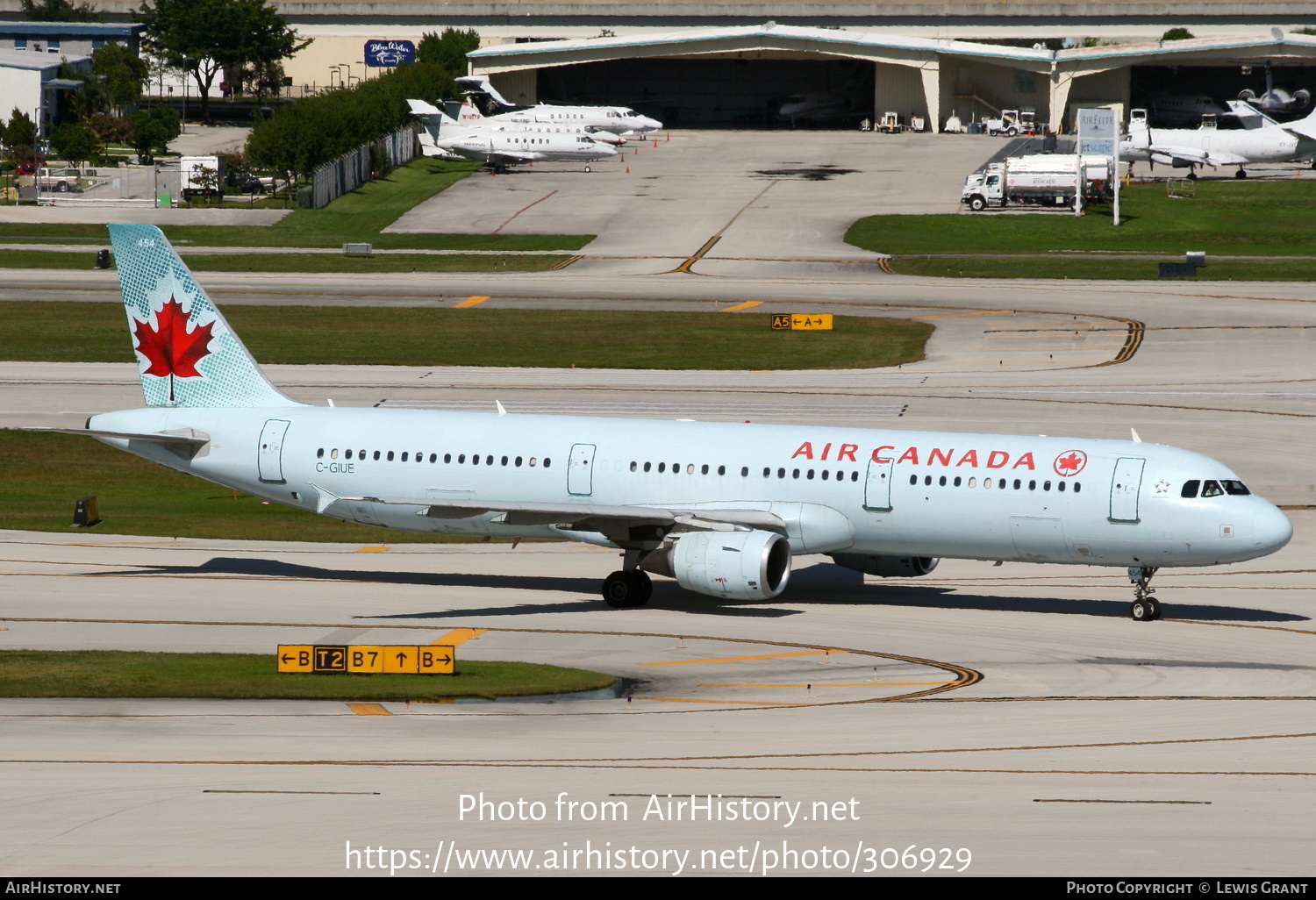 Aircraft Photo of C-GIUE | Airbus A321-211 | Air Canada | AirHistory.net #306929