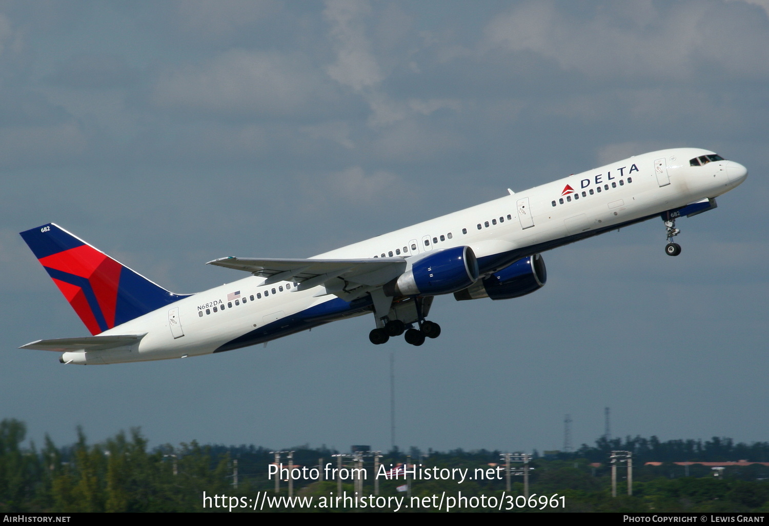 Aircraft Photo of N682DA | Boeing 757-232 | Delta Air Lines | AirHistory.net #306961