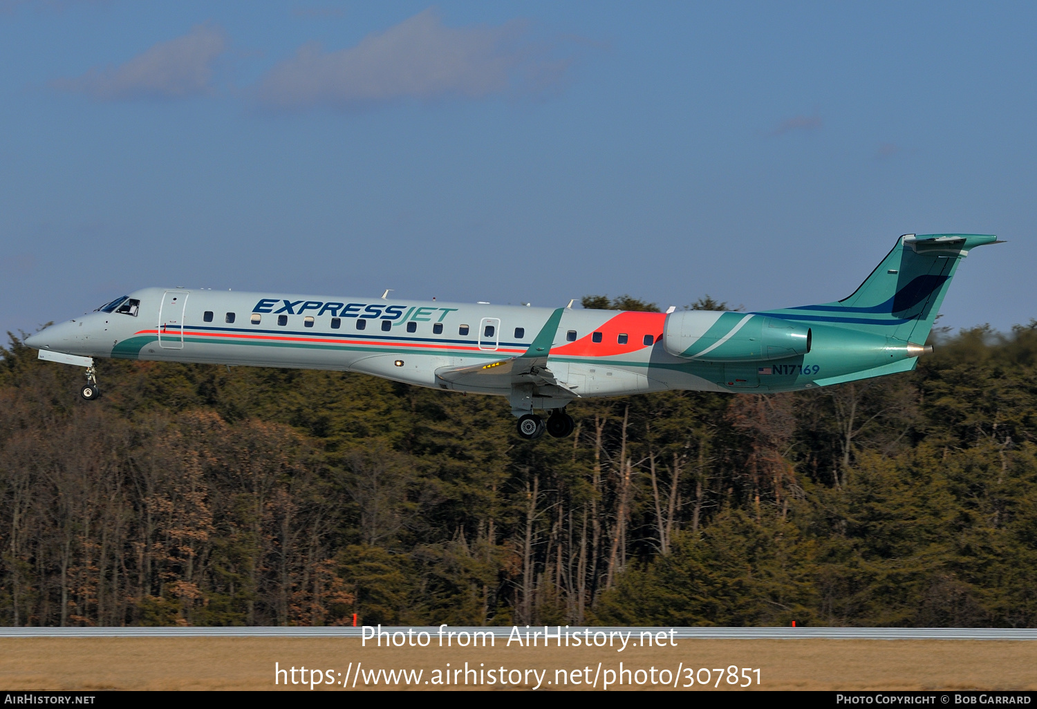 Aircraft Photo of N17169 | Embraer ERJ-145XR (EMB-145XR) | ExpressJet Airlines | AirHistory.net #307851