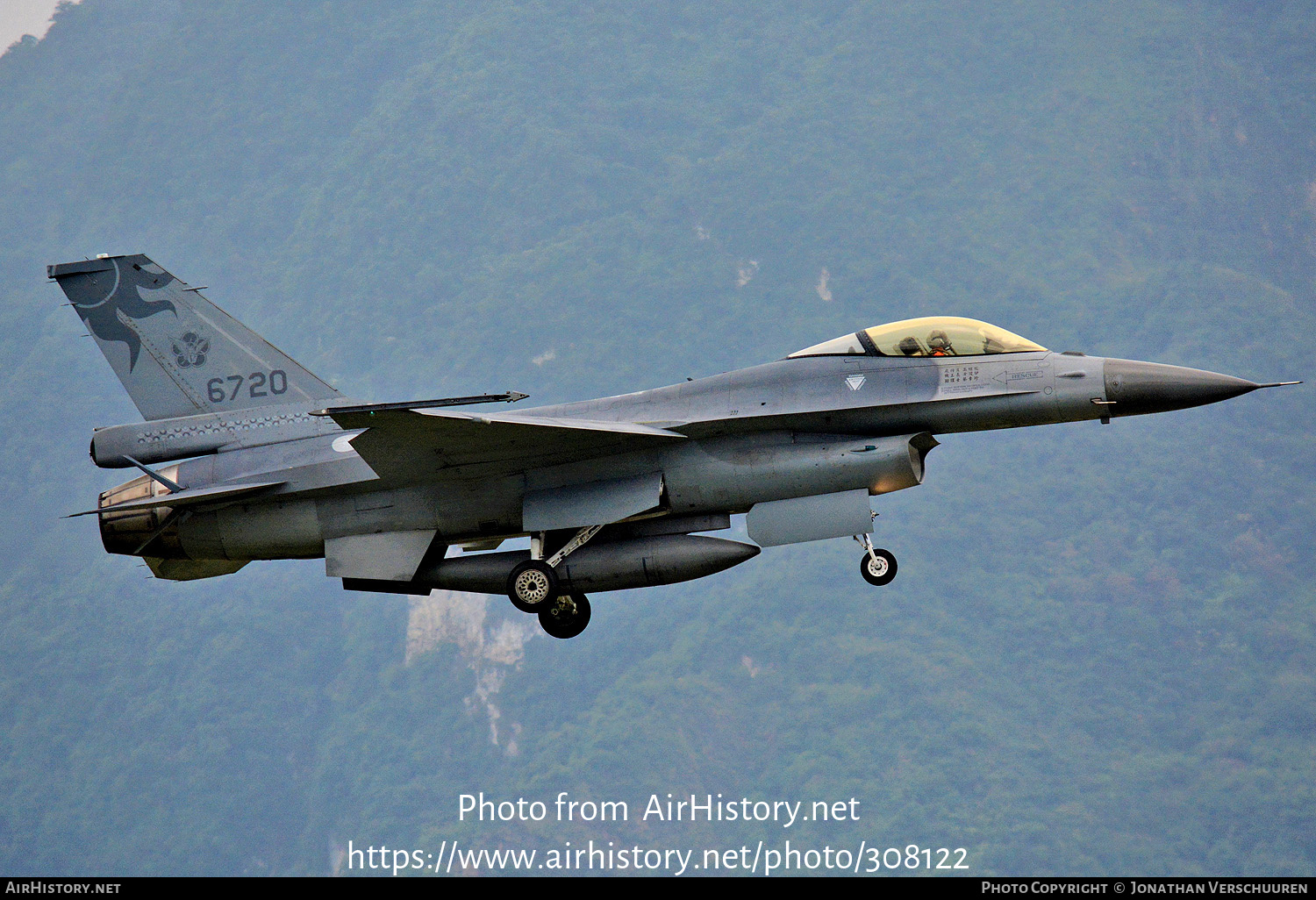 Aircraft Photo of 6720 | General Dynamics F-16A Fighting Falcon | Taiwan - Air Force | AirHistory.net #308122