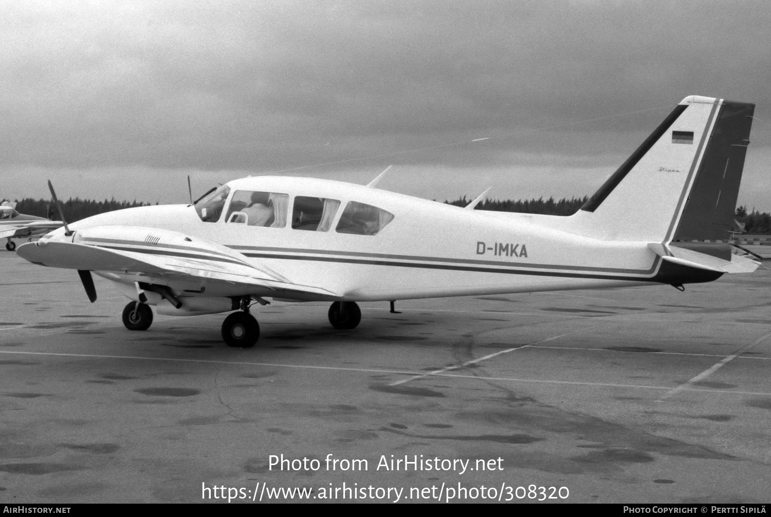 Aircraft Photo of D-IMKA | Piper PA-23-250 Aztec E | AirHistory.net #308320