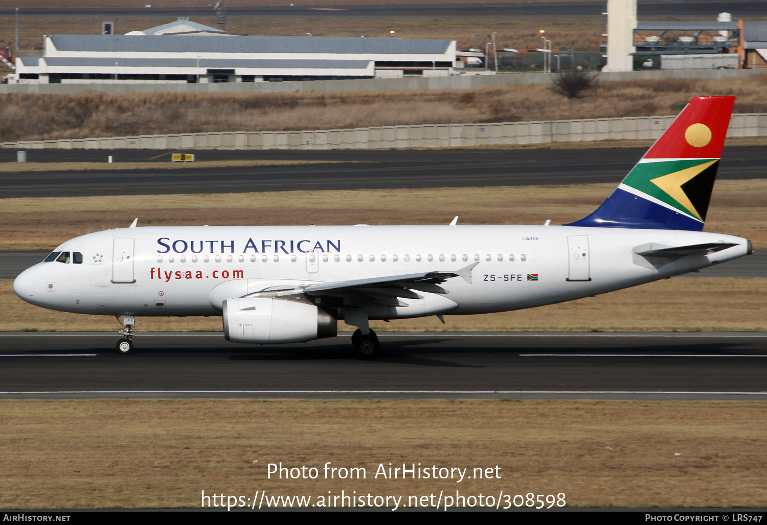 Aircraft Photo of ZS-SFE | Airbus A319-131 | South African Airways | AirHistory.net #308598