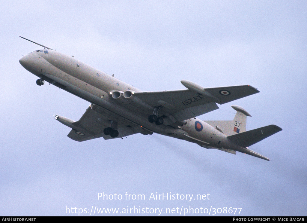 Aircraft Photo of XV237 | Hawker Siddeley HS-801 Nimrod MR.2P | UK - Air Force | AirHistory.net #308677