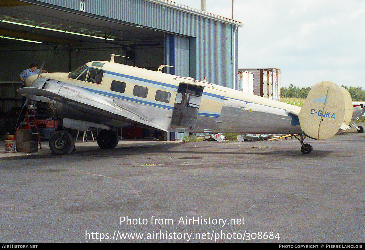 Aircraft Photo of C-GJKA | Beech G18S | Parachutisme Nouvel Air | AirHistory.net #308684