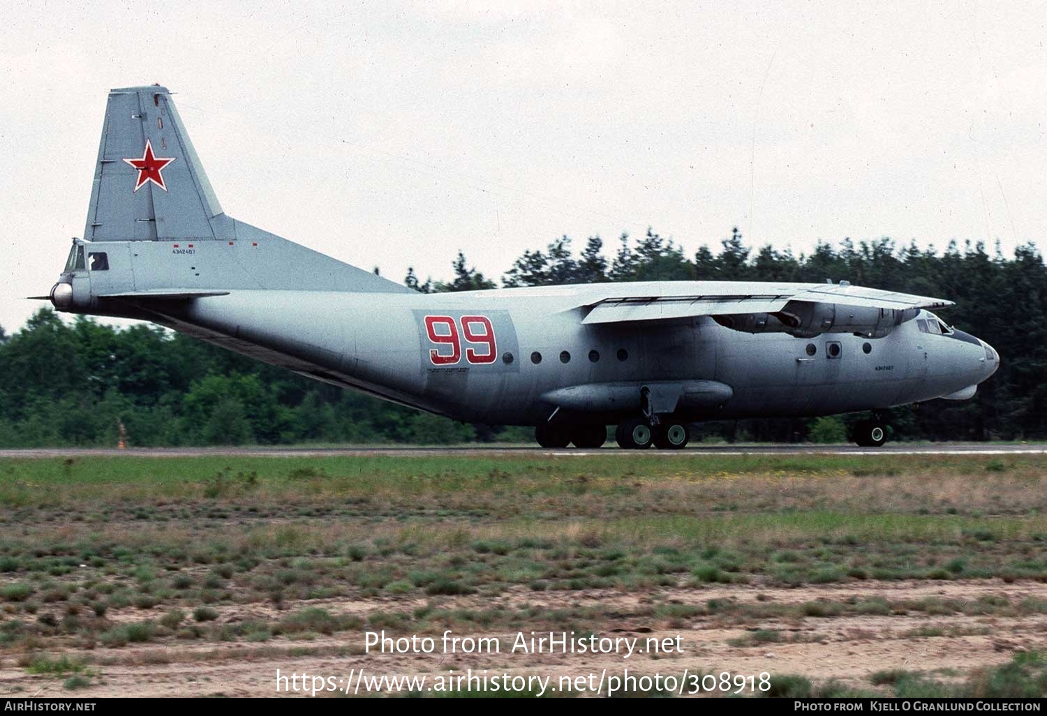 Aircraft Photo of 99 red | Antonov An-12BP | Russia - Air Force | AirHistory.net #308918