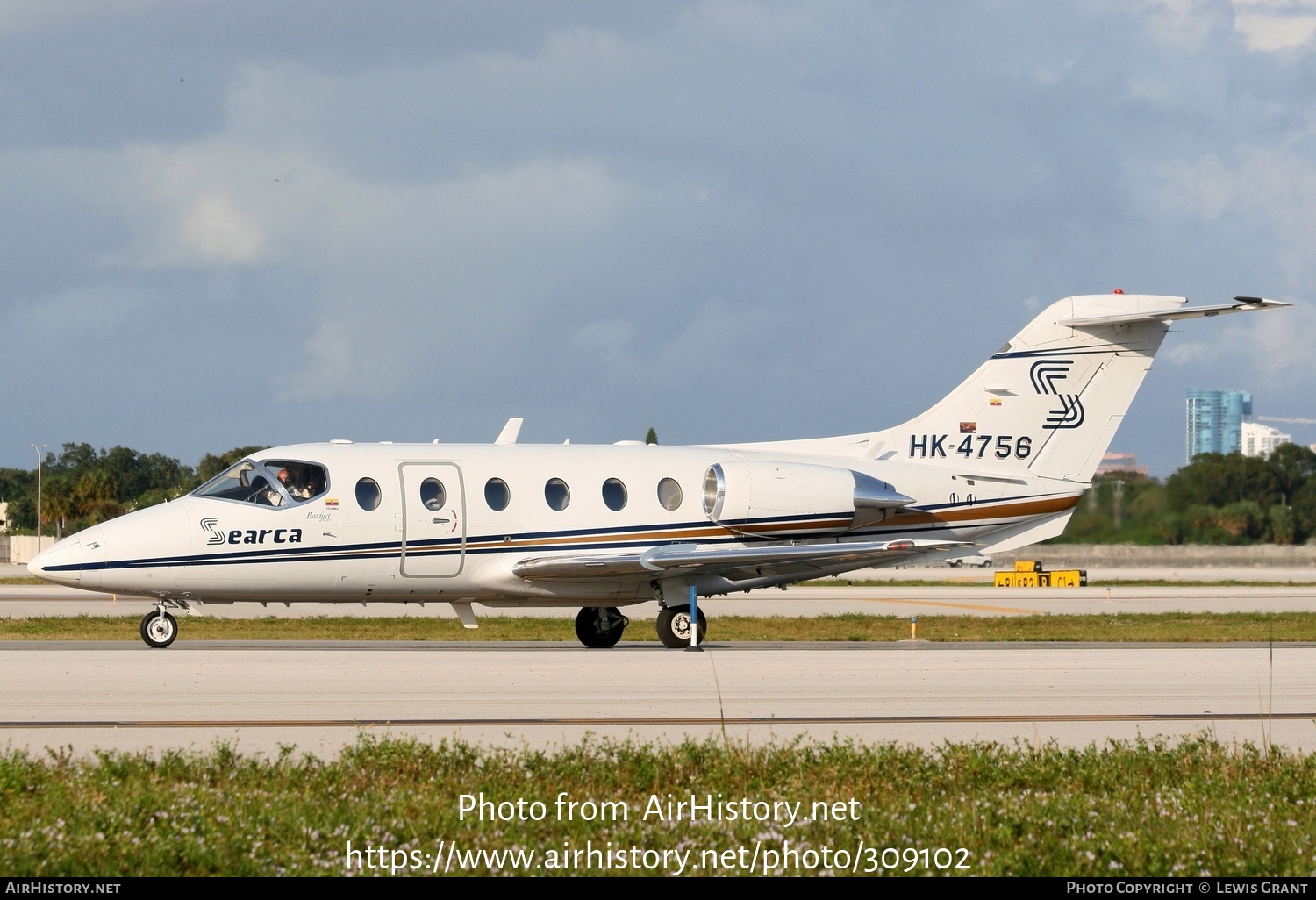 Aircraft Photo of HK-4756 | Beech Beechjet 400A | SEARCA - Servicio Aéreo de Capurgana | AirHistory.net #309102