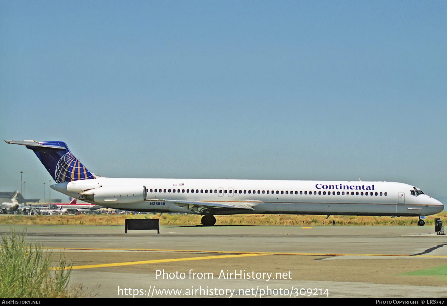 Aircraft Photo of N35888 | McDonnell Douglas MD-82 (DC-9-82) | Continental Airlines | AirHistory.net #309214