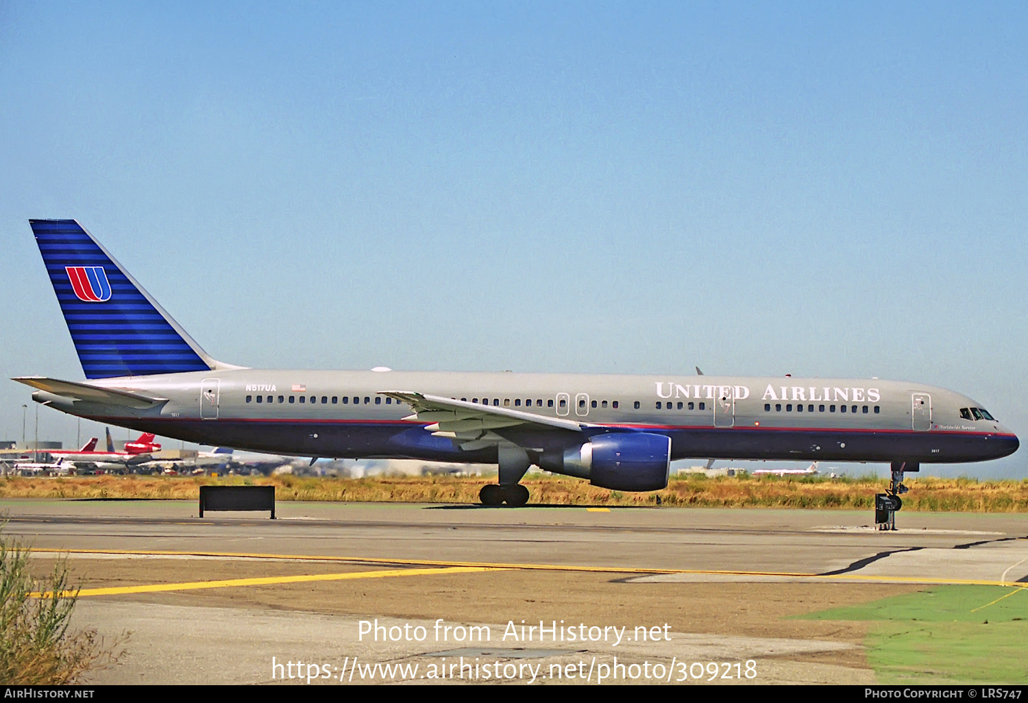 Aircraft Photo of N517UA | Boeing 757-222 | United Airlines | AirHistory.net #309218