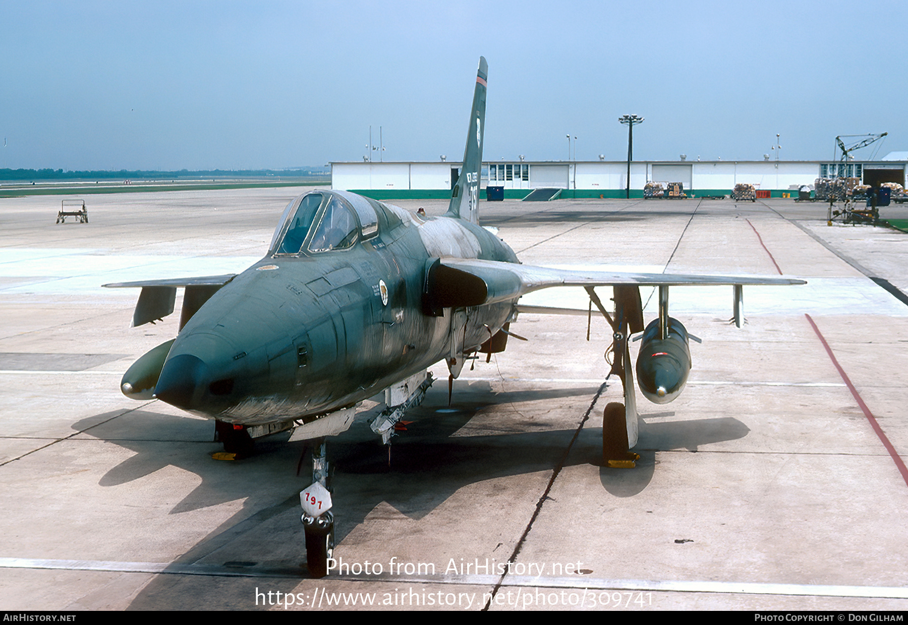 Aircraft Photo of 57-5797 / AF57-797 | Republic F-105B Thunderchief | USA - Air Force | AirHistory.net #309741