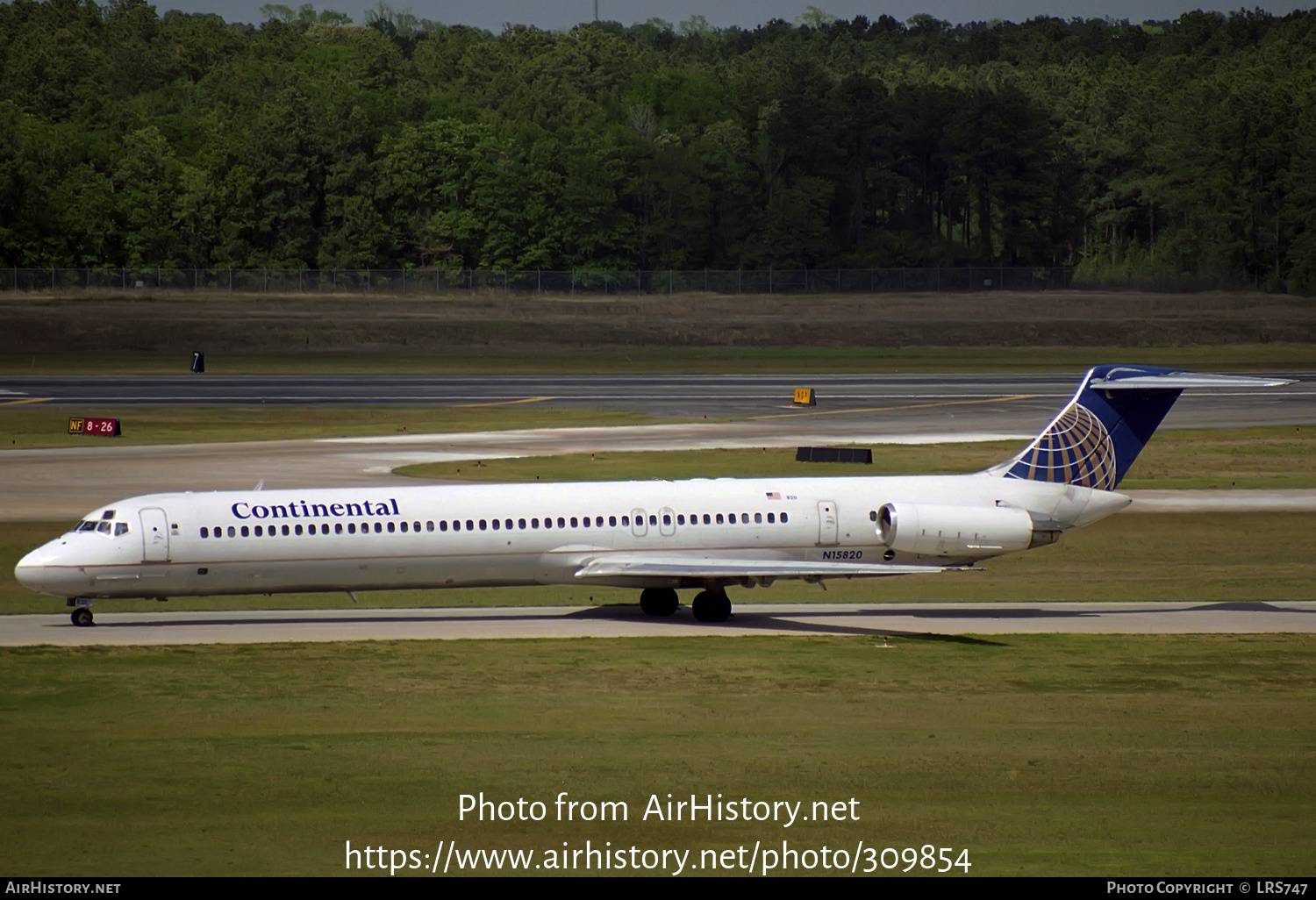 Aircraft Photo of N15820 | McDonnell Douglas MD-82 (DC-9-82) | Continental Airlines | AirHistory.net #309854