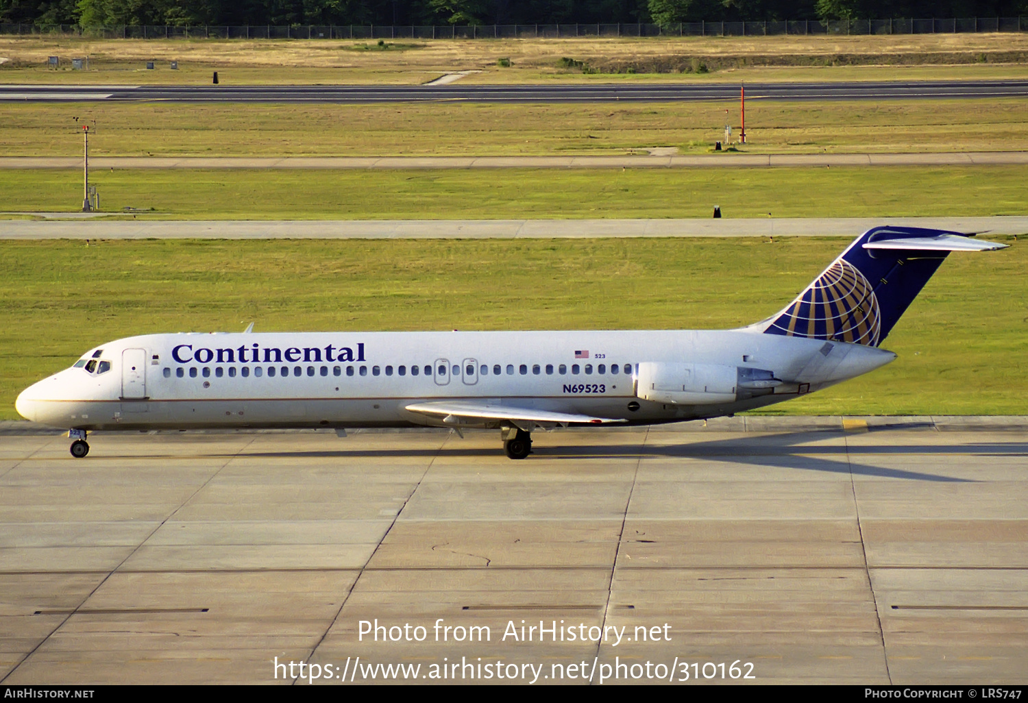 Aircraft Photo of N69523 | McDonnell Douglas DC-9-32 | Continental Airlines | AirHistory.net #310162