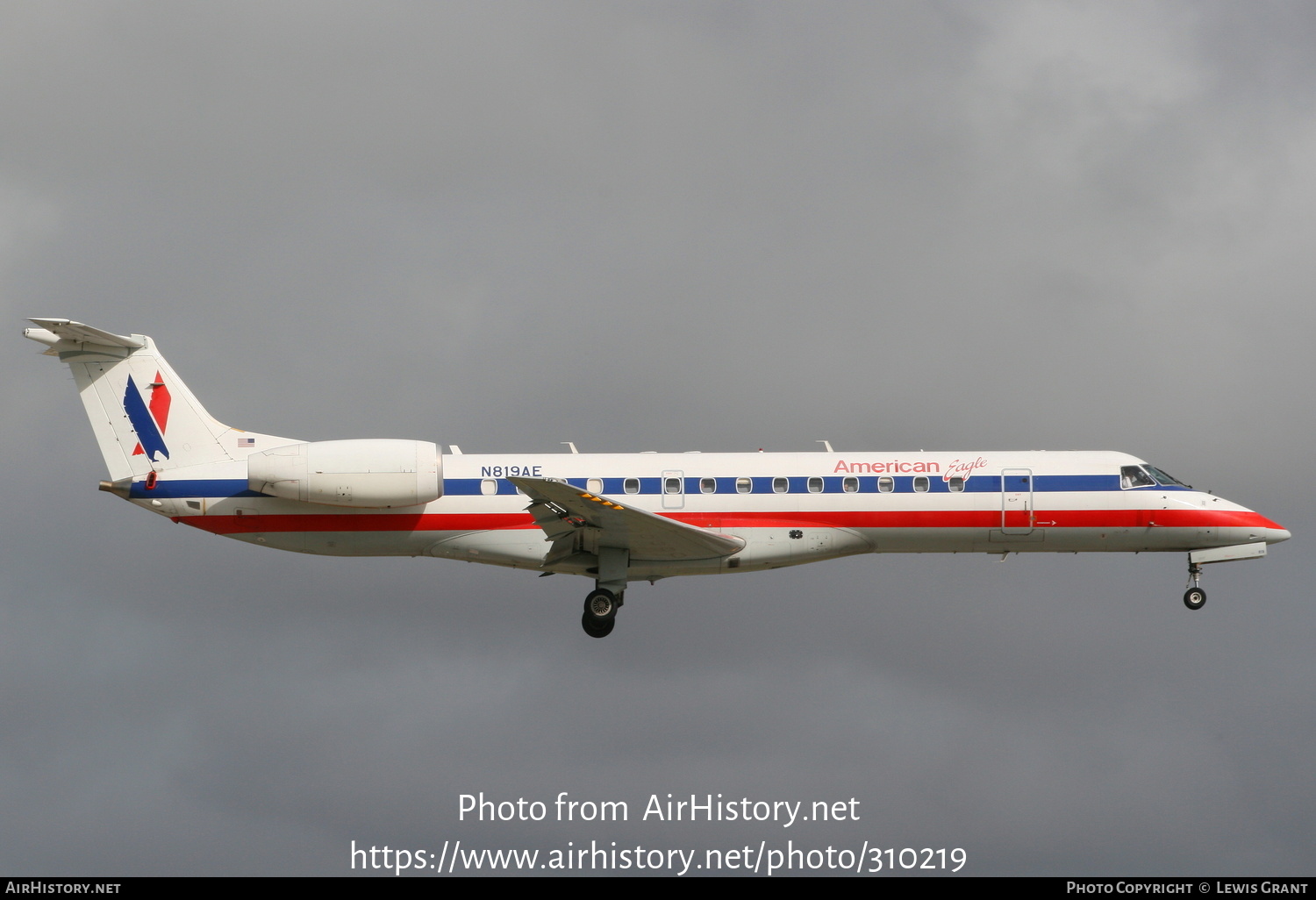 Aircraft Photo of N819AE | Embraer ERJ-140LR (EMB-135KL) | American Eagle | AirHistory.net #310219