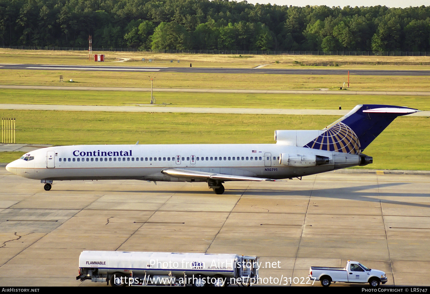 Aircraft Photo of N10791 | Boeing 727-232/Adv | Continental Airlines | AirHistory.net #310227