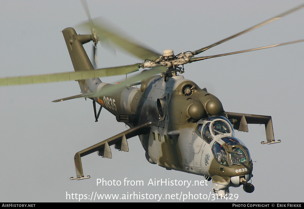 Aircraft Photo of 0835 | Mil Mi-24V | Czechoslovakia - Air Force | AirHistory.net #311429