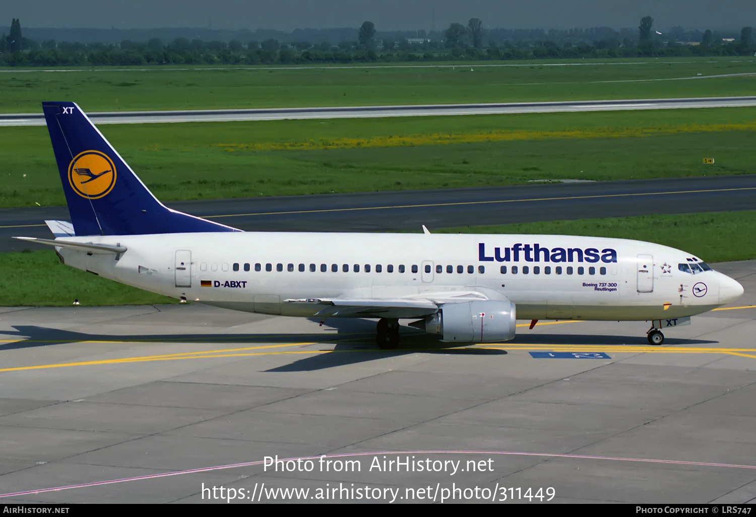 Aircraft Photo of D-ABXT | Boeing 737-330 | Lufthansa | AirHistory.net #311449