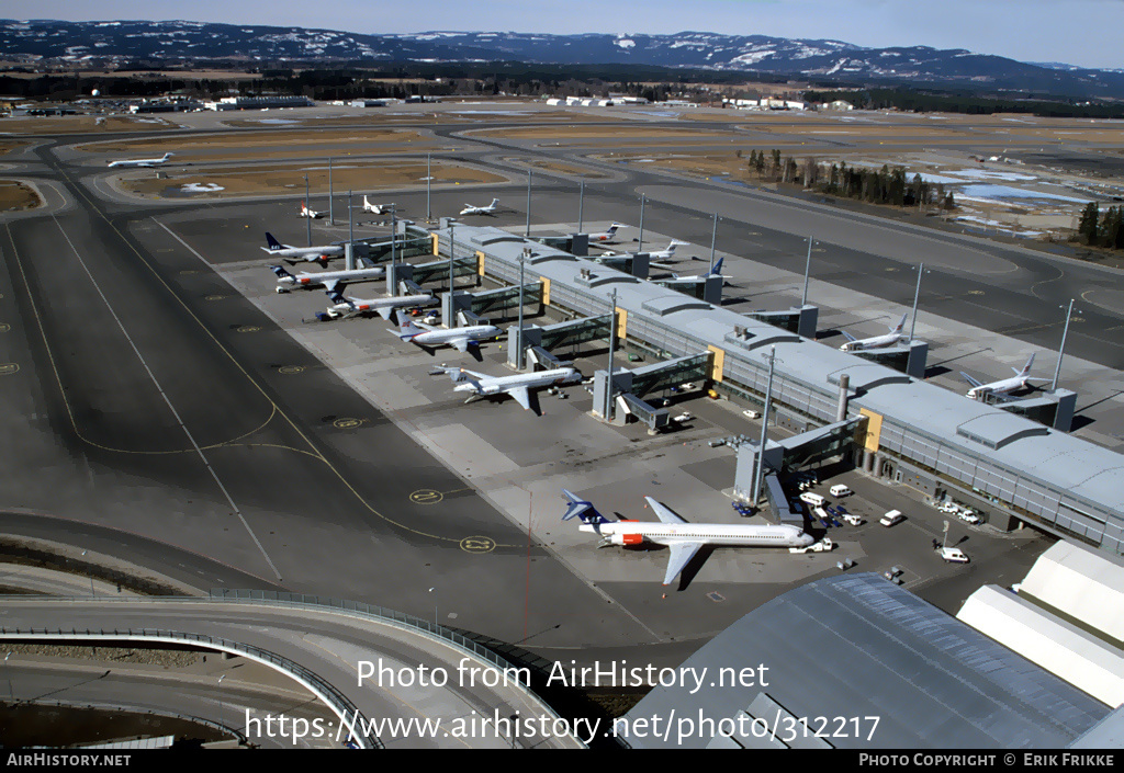 Airport photo of Oslo - Gardermoen (ENGM / OSL) in Norway | AirHistory.net #312217