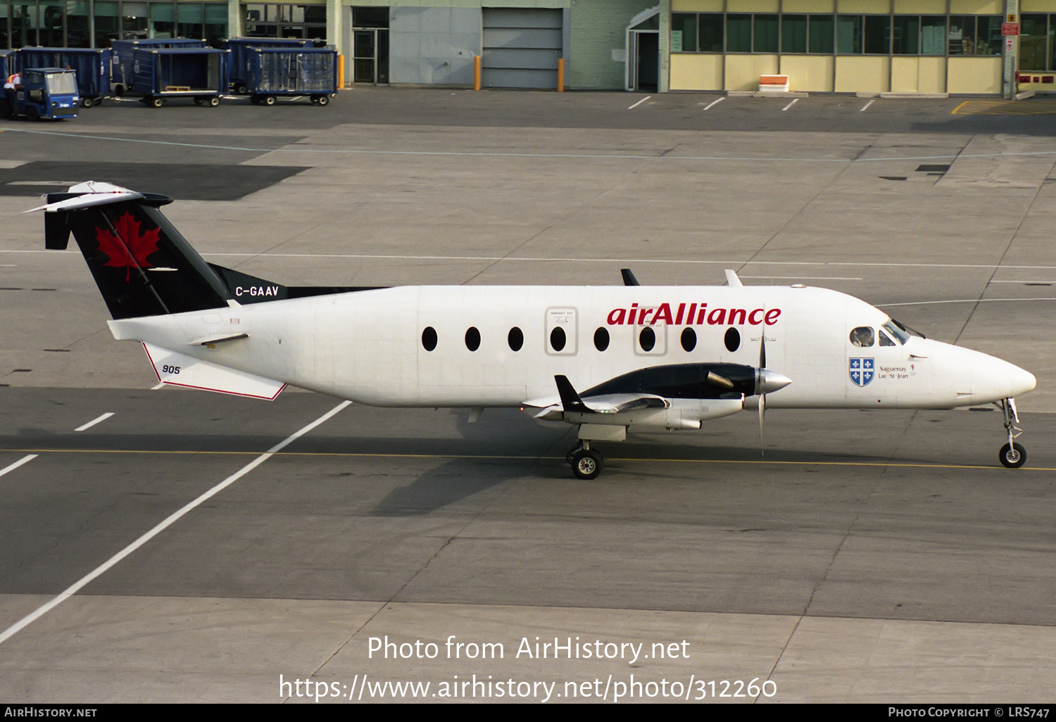 Aircraft Photo of C-GAAV | Raytheon 1900D | Air Alliance | AirHistory.net #312260