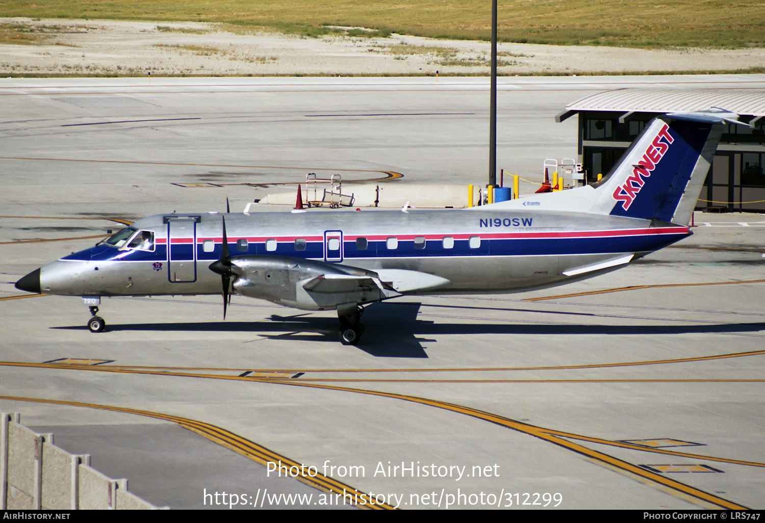 Aircraft Photo of N190SW | Embraer EMB-120ER Brasilia | SkyWest Airlines | AirHistory.net #312299