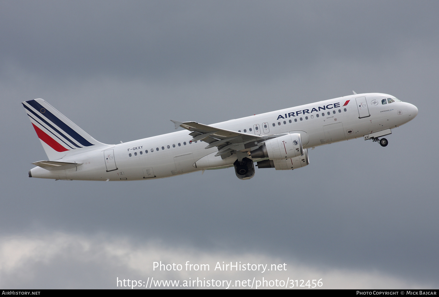 Aircraft Photo of F-GKXY | Airbus A320-214 | Air France | AirHistory.net #312456