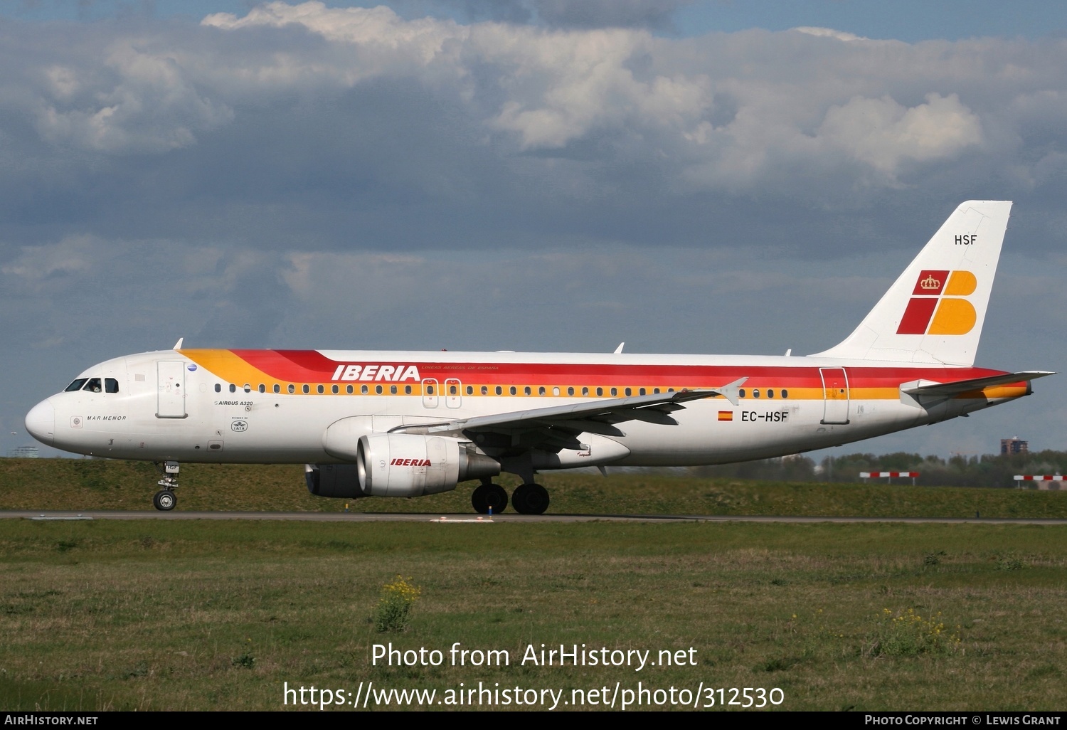 Aircraft Photo of EC-HSF | Airbus A320-214 | Iberia | AirHistory.net #312530