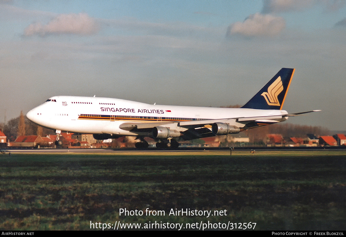 Aircraft Photo of N123KJ | Boeing 747-312 | Singapore Airlines | AirHistory.net #312567