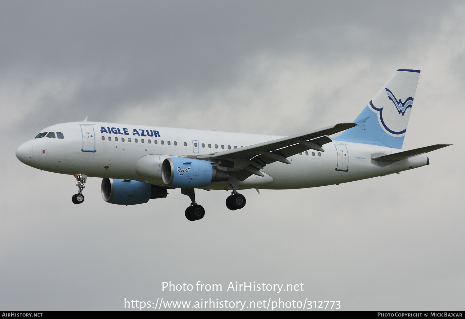 Aircraft Photo of F-GXAH | Airbus A319-112 | Aigle Azur | AirHistory.net #312773