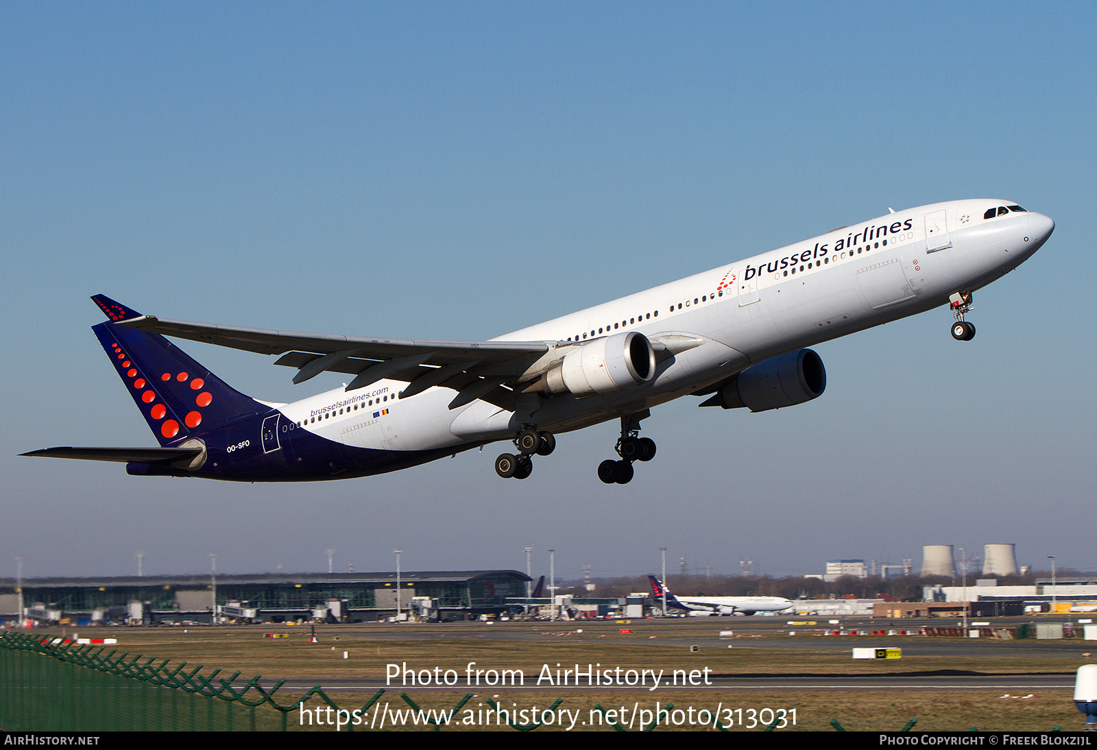 Aircraft Photo of OO-SFO | Airbus A330-301 | Brussels Airlines | AirHistory.net #313031