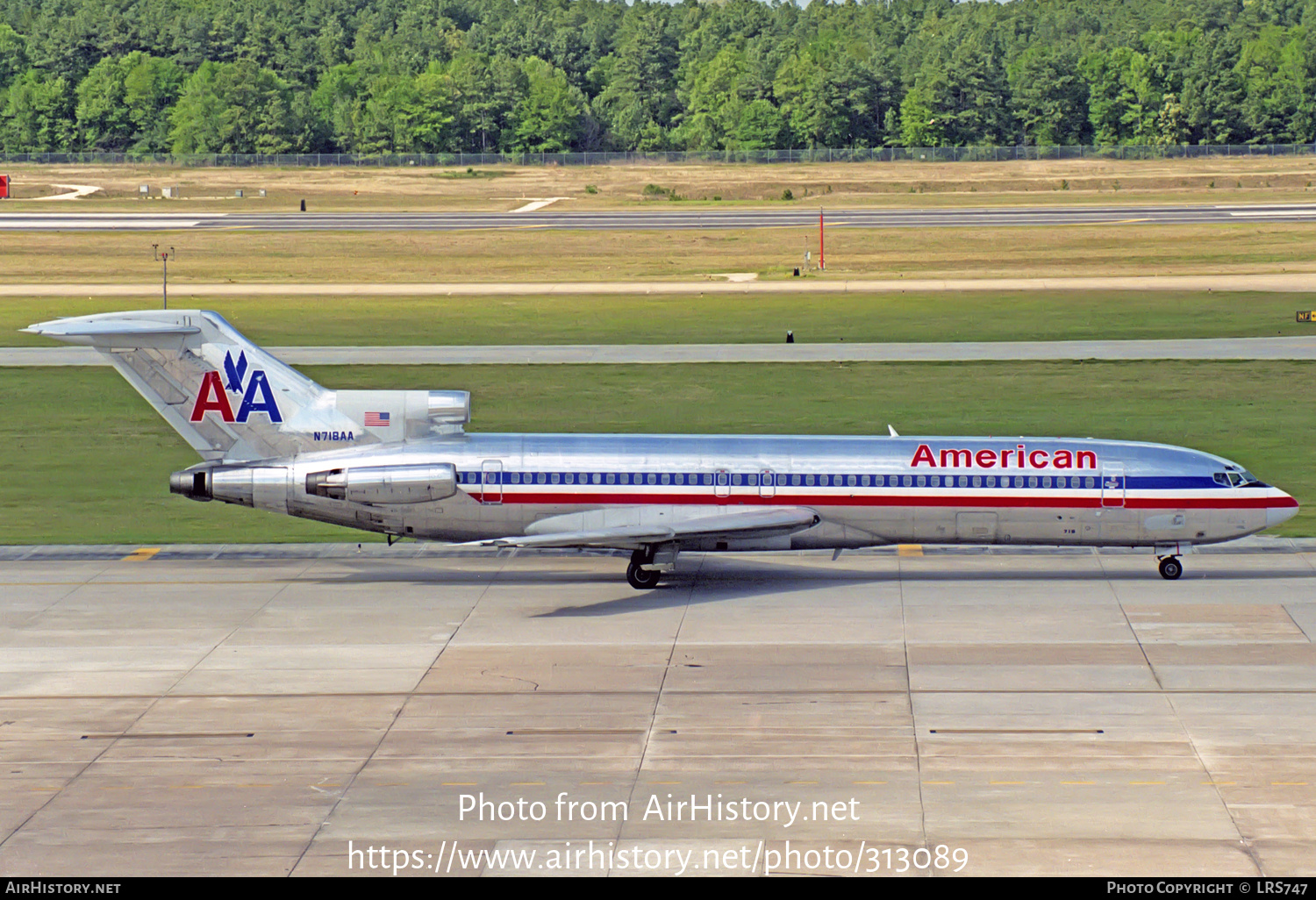 Aircraft Photo of N718AA | Boeing 727-227/Adv | American Airlines | AirHistory.net #313089