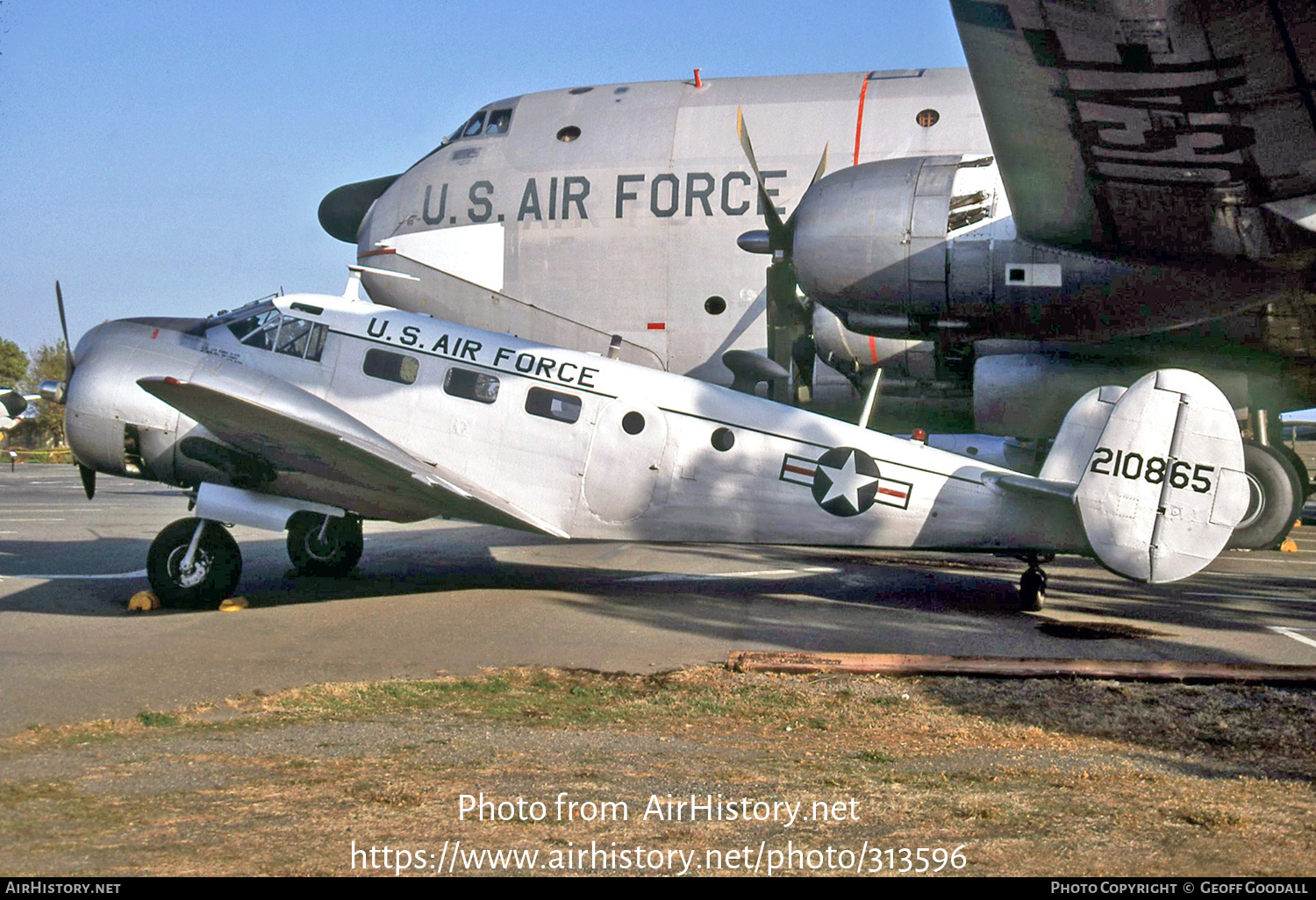 Aircraft Photo of 52-10865 / 210865 | Beech C-45H Expeditor | USA - Air Force | AirHistory.net #313596