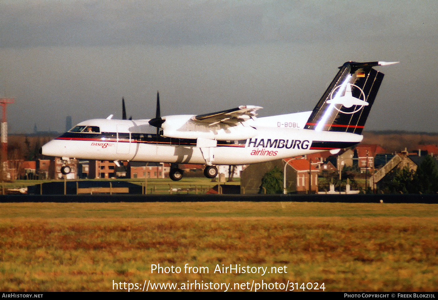 Aircraft Photo of D-BOBL | De Havilland Canada DHC-8-102A Dash 8 | Hamburg Airlines | AirHistory.net #314024