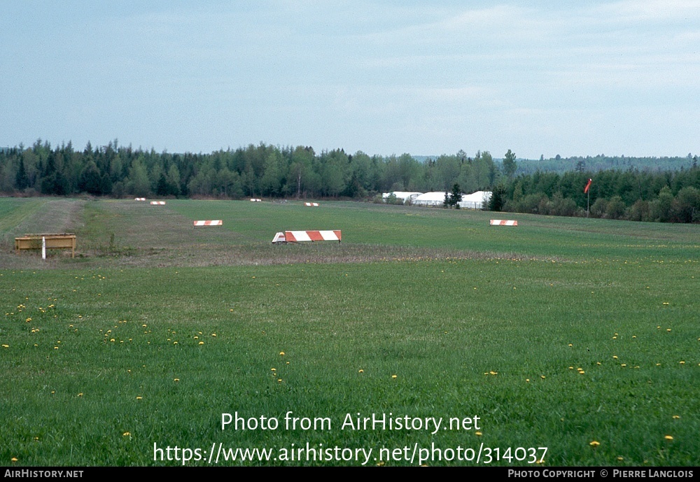 Airport photo of Saint-Prosper (TW2) (closed) in Quebec, Canada | AirHistory.net #314037