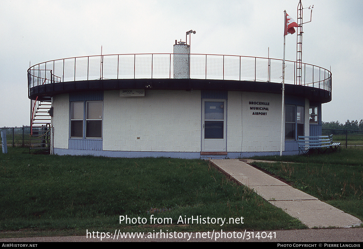 Airport photo of Brockville - Thousand Islands Regional (CNL3) in Ontario, Canada | AirHistory.net #314041