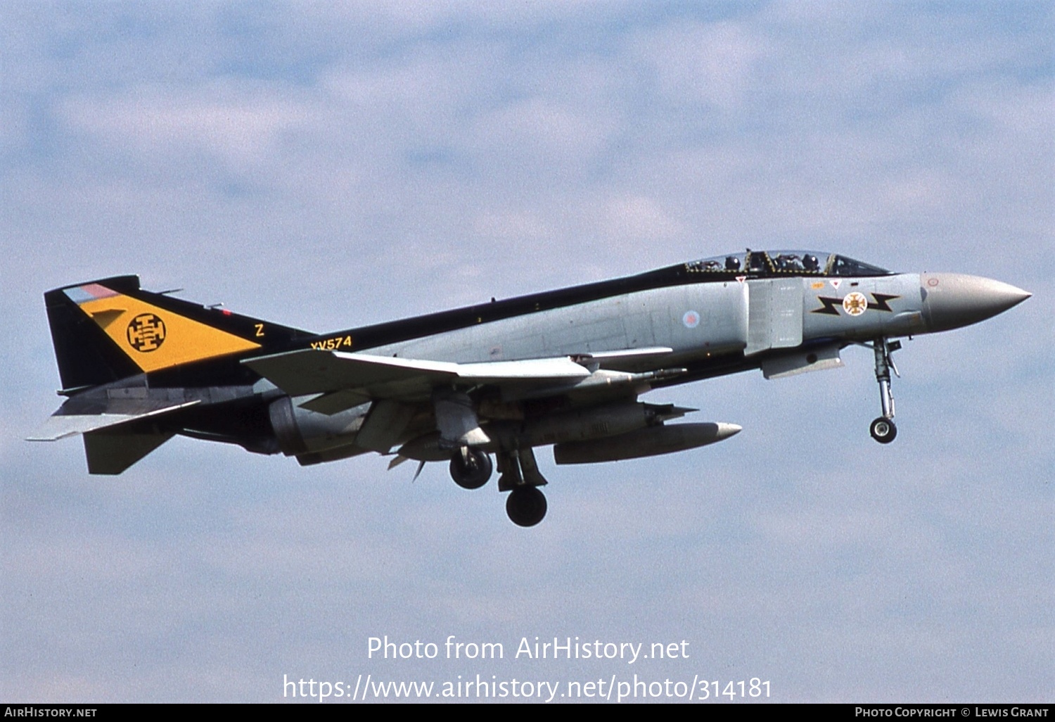 Aircraft Photo of XV574 | McDonnell Douglas F-4K Phantom FG1 | UK - Air Force | AirHistory.net #314181