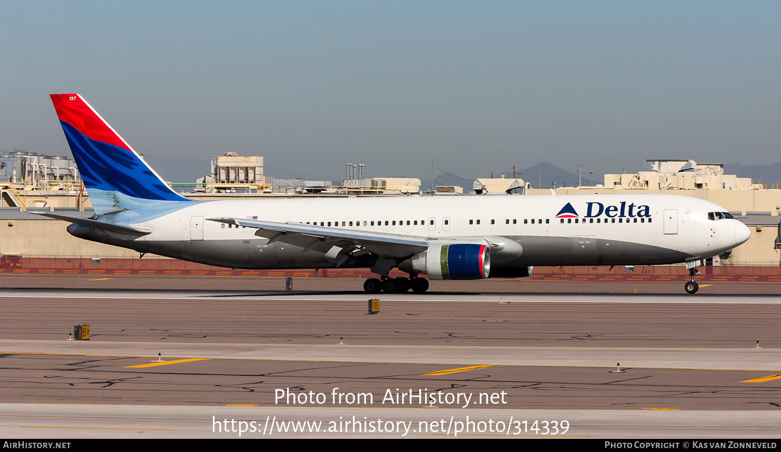 Aircraft Photo of N137DL | Boeing 767-332 | Delta Air Lines | AirHistory.net #314339