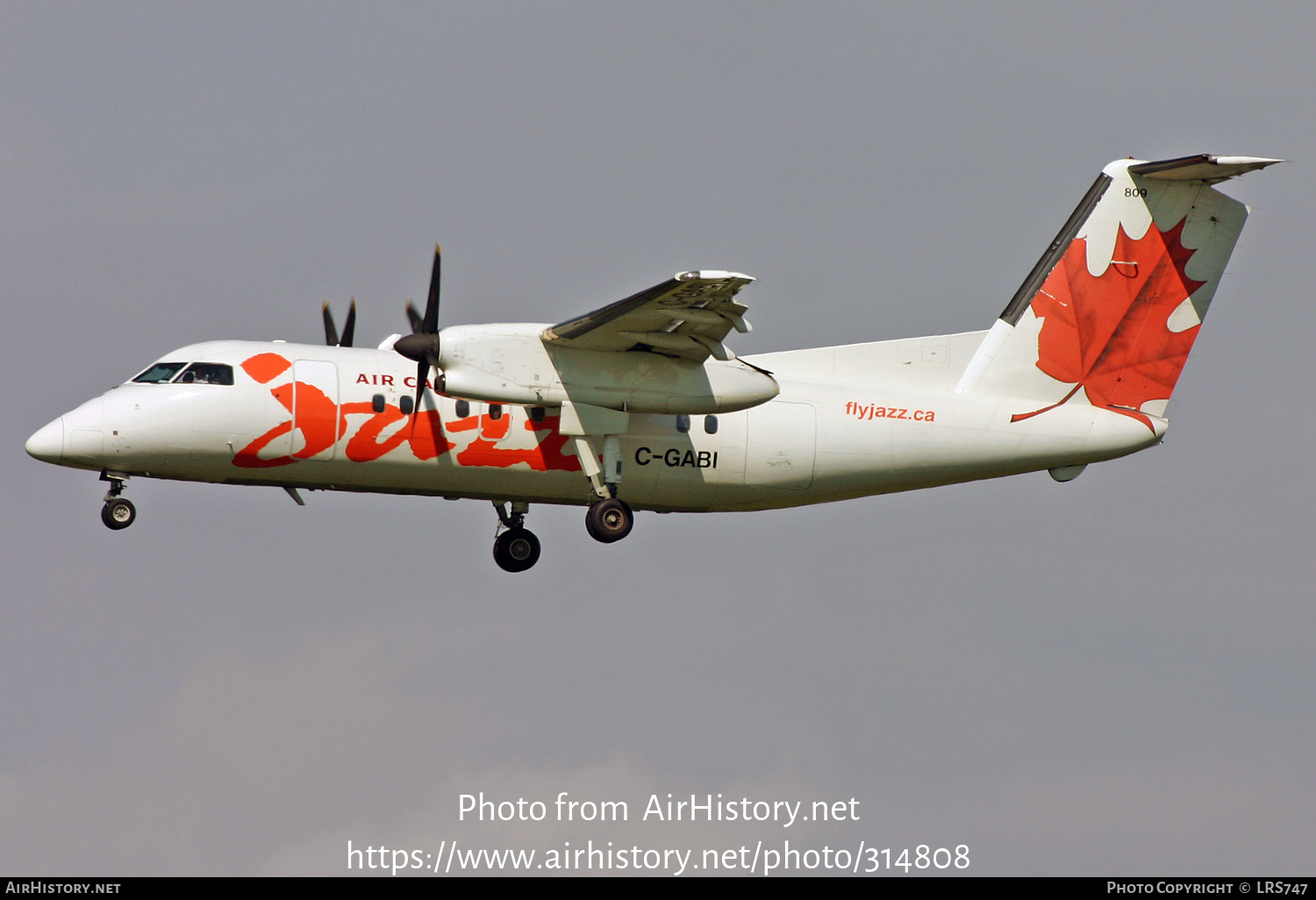 Aircraft Photo of C-GABI | De Havilland Canada DHC-8-102 Dash 8 | Air Canada Jazz | AirHistory.net #314808