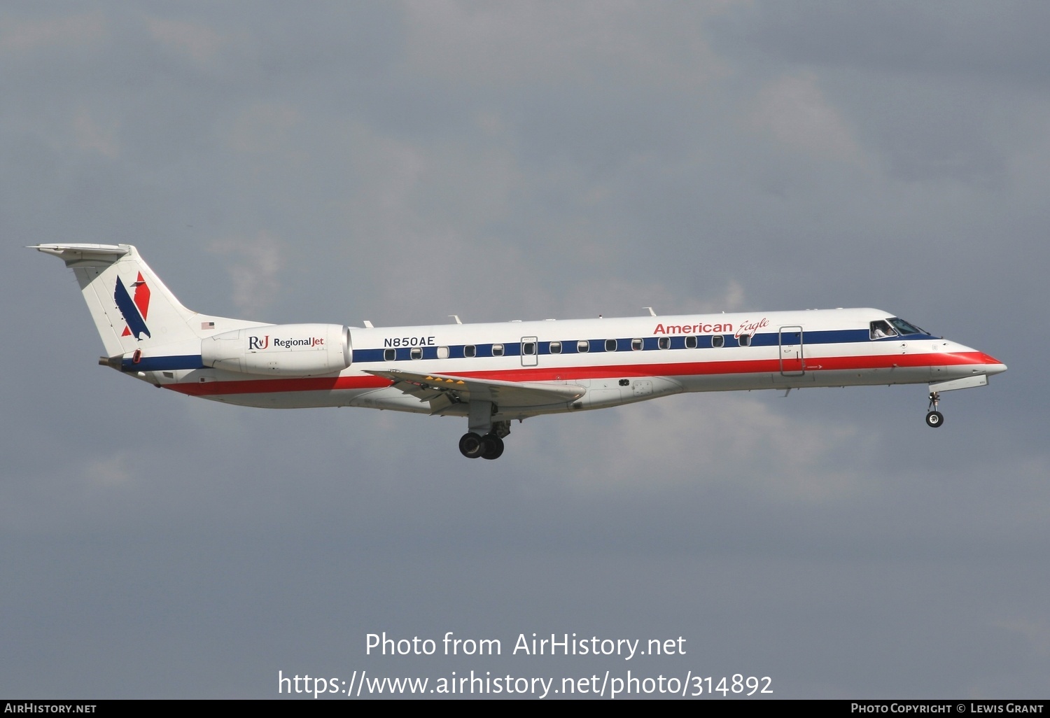 Aircraft Photo of N850AE | Embraer ERJ-140LR (EMB-135KL) | American Eagle | AirHistory.net #314892