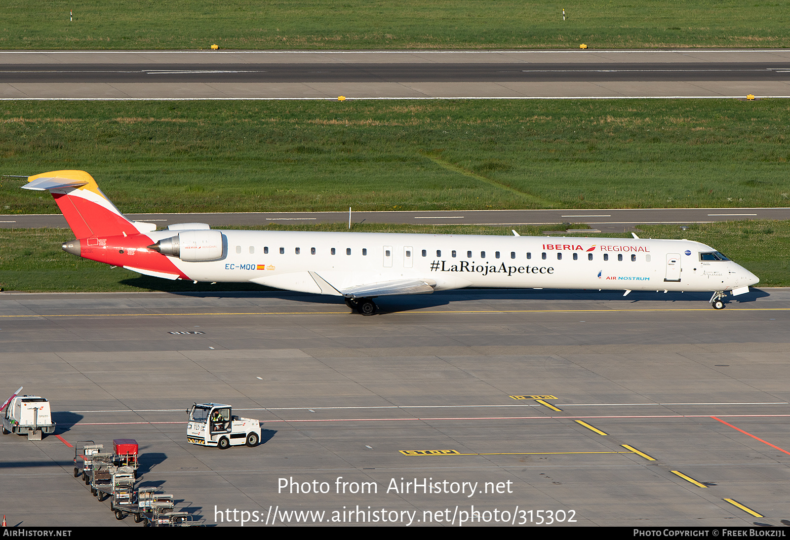 Aircraft Photo of EC-MQQ | Bombardier CRJ-1000 (CL-600-2E25) | Iberia Regional | AirHistory.net #315302