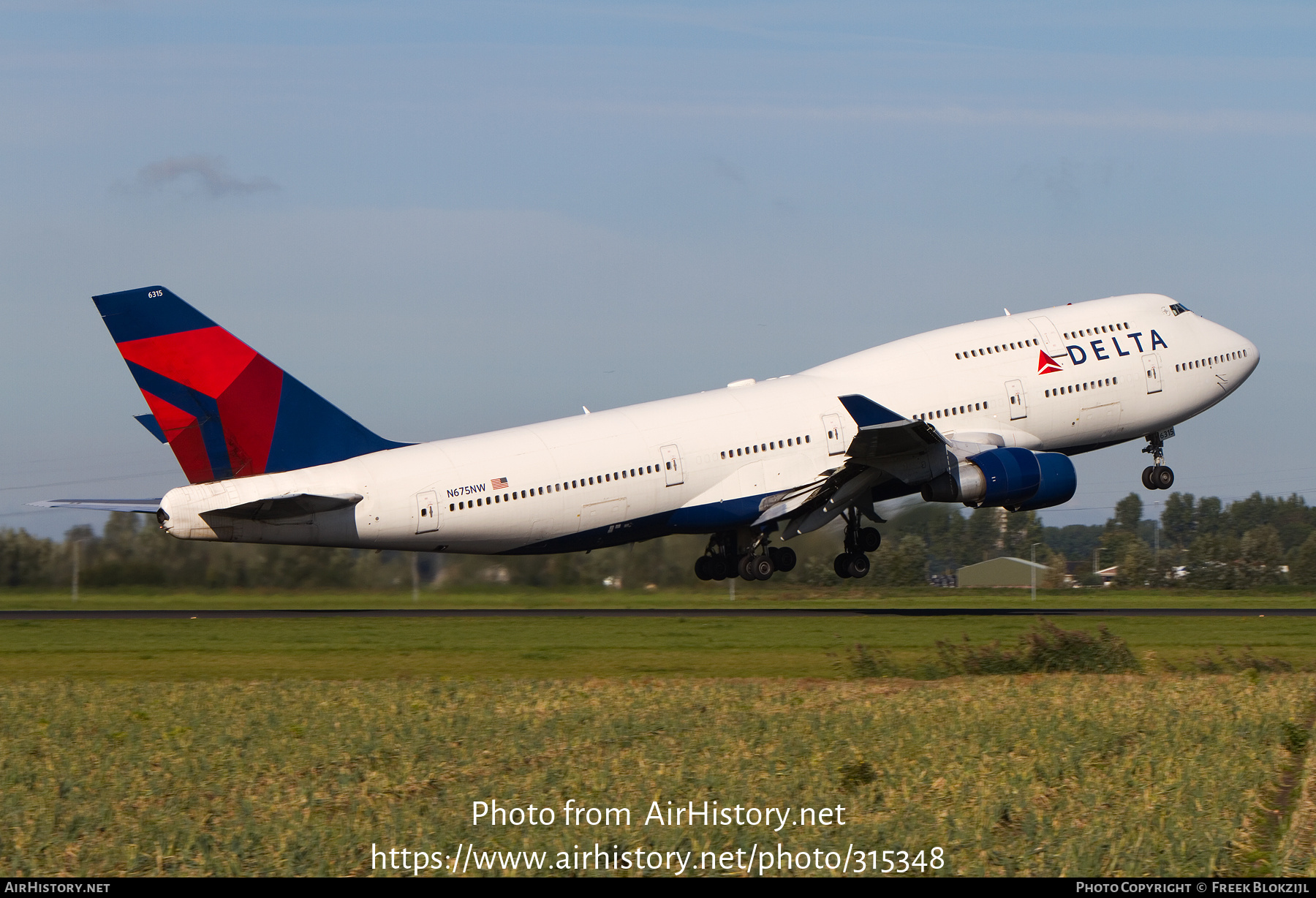 Aircraft Photo of N675NW | Boeing 747-451 | Delta Air Lines | AirHistory.net #315348