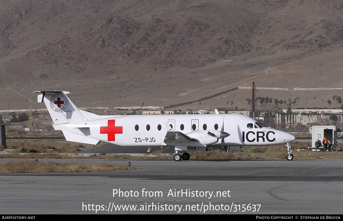 Aircraft Photo of ZS-PJG | Beech 1900D | ICRC - International Committee of the Red Cross | AirHistory.net #315637